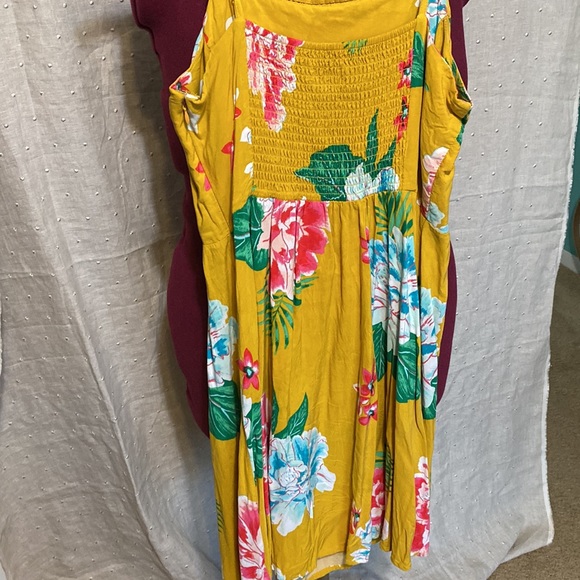 Old Navy Tropical Print dress - Picture 5 of 5